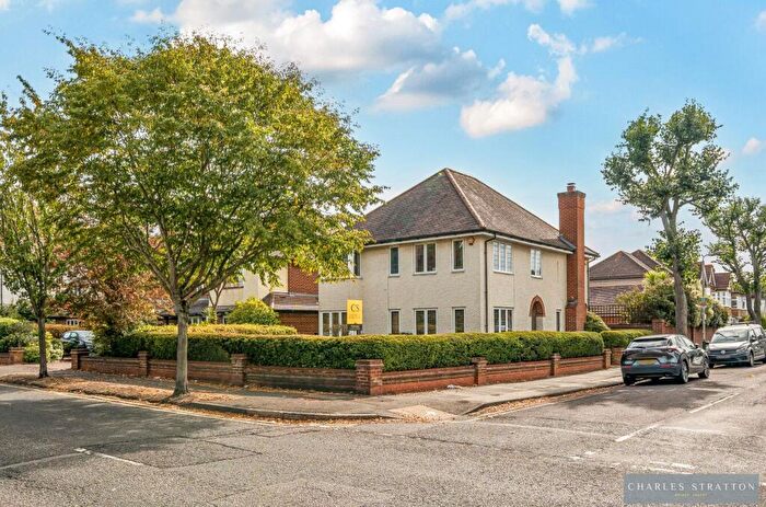 5 Bedroom Detached House For Sale In Stanley Avenue, Gidea Park, RM2