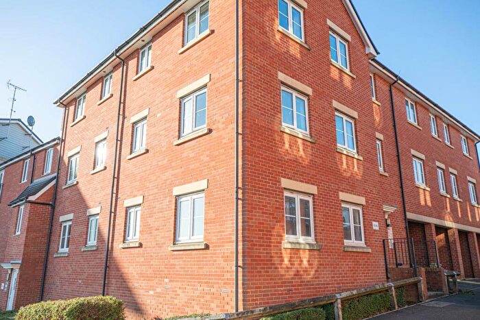 2 Bedroom Flat To Rent In Jack Russell Close, Stroud, GL5