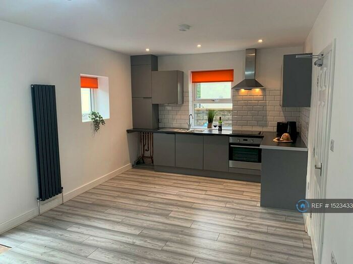 3 Bedroom Flat To Rent In Cromwell Road, St. Andrews, Bristol, BS6