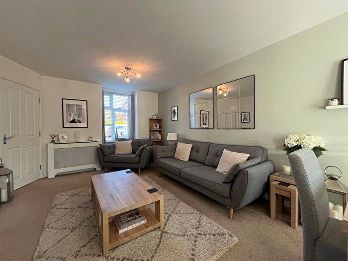 3 Bedroom Semi-detached House For Sale In Lynwood Way, South Shields, Tyne And Wear, NE34