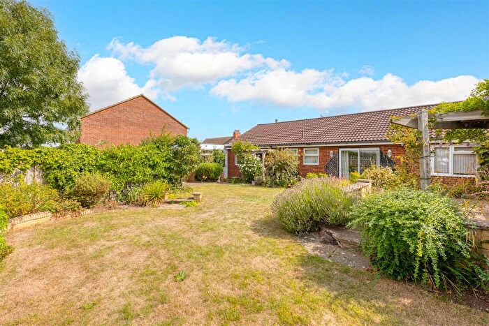 3 Bedroom Bungalow For Sale In High Street, Langford, SG18