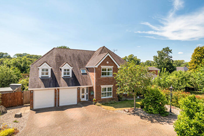 5 Bedroom Detached House For Sale In Greenacres Drive, Winchester, SO21
