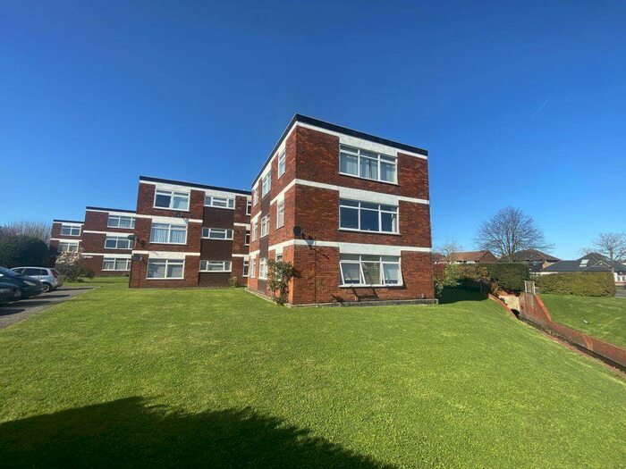 2 Bedroom Flat To Rent In South Justins - Online Enquiries Only, SS1