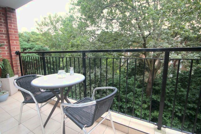 2 Bedroom Apartment To Rent In The Avenue, Poole, Dorset, BH13