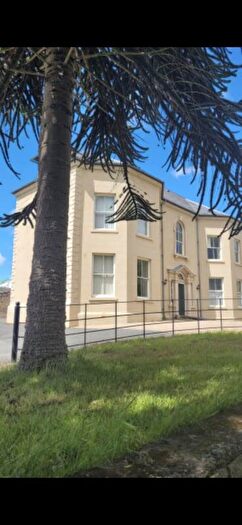 1 Bedroom Flat For Sale In Plas Kynaston, Wrexham, LL14