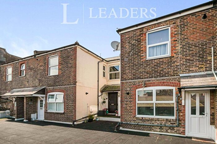 2 Bedroom Flat To Rent In Wharf Road, BN21