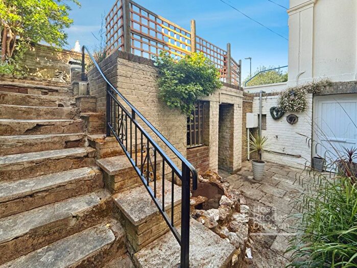 2 Bedroom Apartment For Sale In Dover Street, Ryde, Isle Of Wight, PO33
