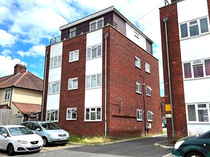 Studio To Rent In Enmore Road, London, SE25