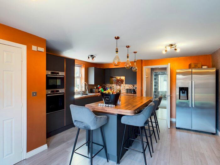 3 Bedroom End Of Terrace House To Rent In Blekinsop Drive, Leeds, LS10