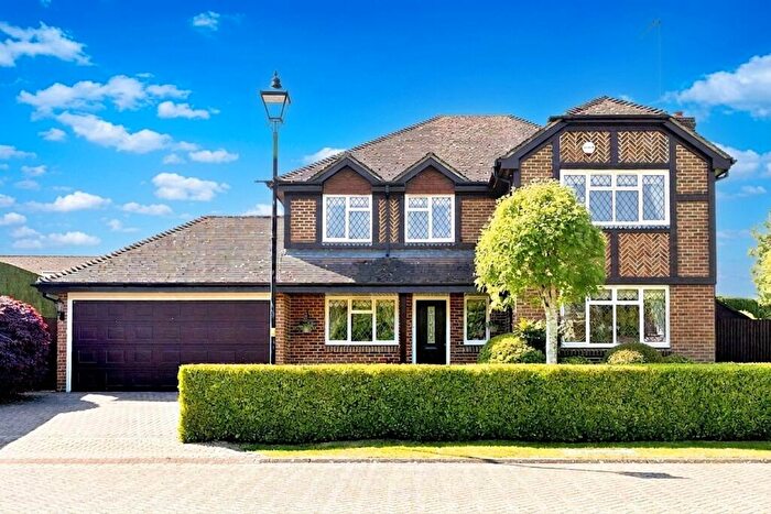 4 Bedroom Detached House For Sale In Oak Ash Green, Wilton, SP2