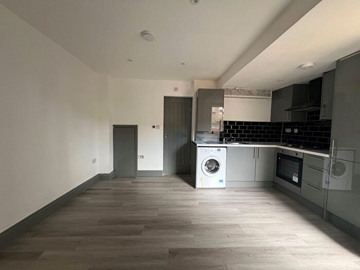 1 Bedroom Flat To Rent In Newhall Street, Swindon, SN1