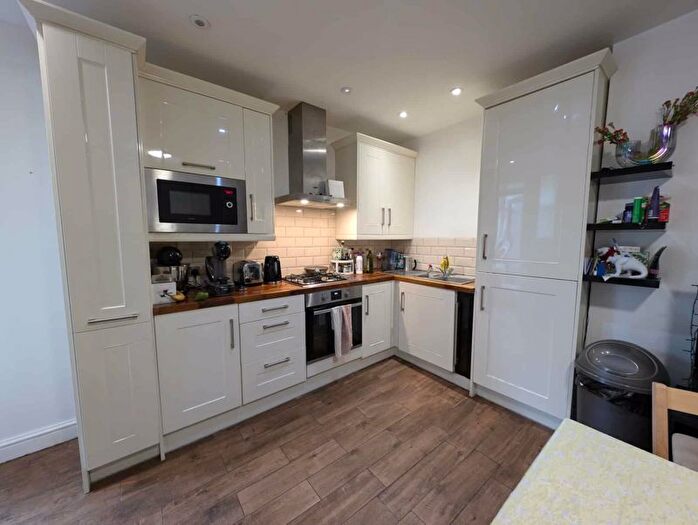 2 Bedroom Flat To Rent In Mersham Road, Thornton Heath, CR7