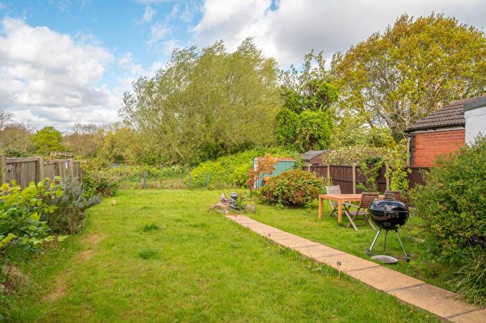 1 Bedroom Flat To Rent In Dehar Crescent, Hendon, London, NW9