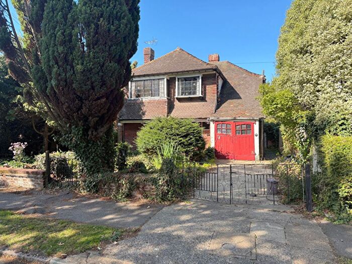 4 Bedroom Detached House For Sale In Park Avenue, Broadstairs, CT10