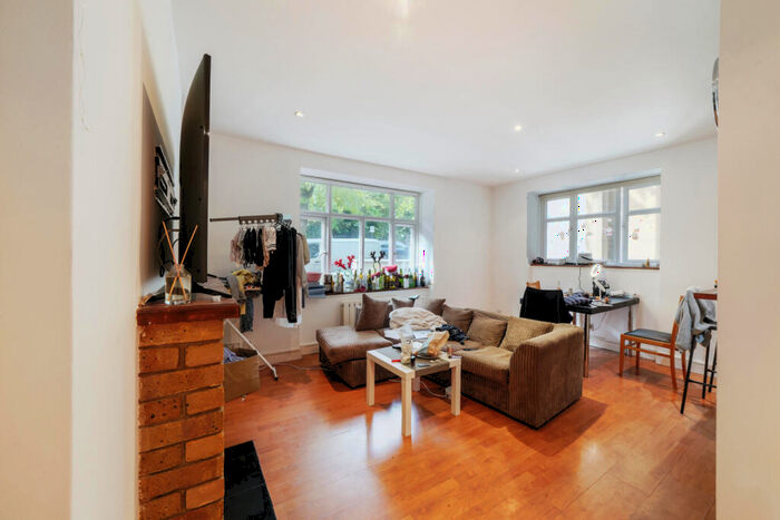 2 Bedroom Flat To Rent In St. Edmunds Court, - St. Edmunds Terrace, NW8