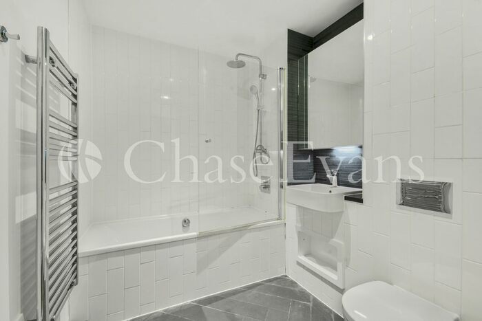 3 Bedroom Terraced House For Sale In Wansey Street, London, SE17