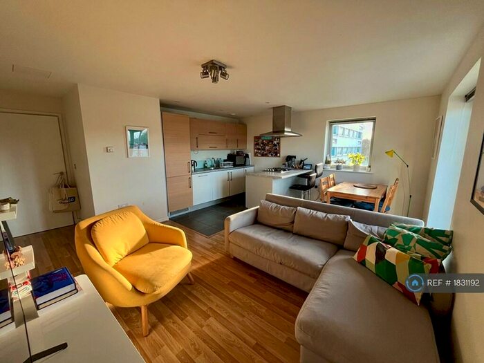 2 Bedroom Flat To Rent In Merchant Street, London, E3