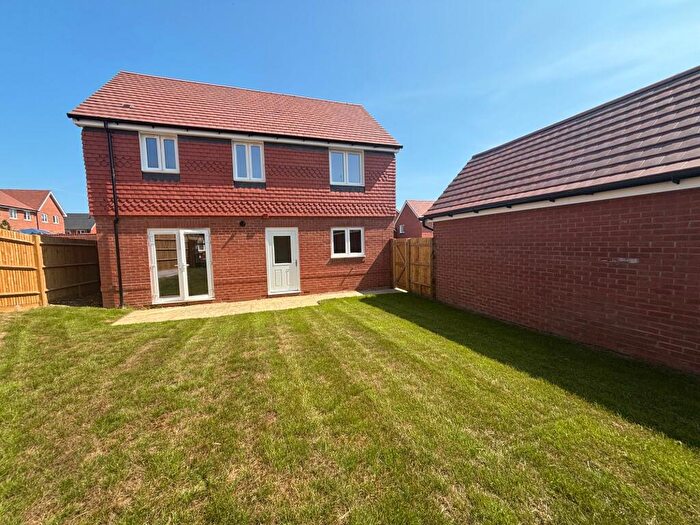 3 Bedroom Detached House For Sale In Old Broyle Road, Chichester, PO19