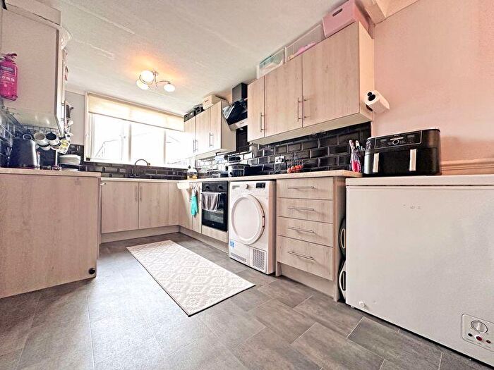 3 Bedroom End Of Terrace House For Sale In Ramsay Close, West Bromwich, B71
