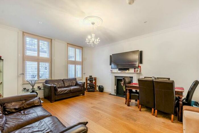 3 Bedroom Flat To Rent In South Kensington, South Kensington, London, SW5