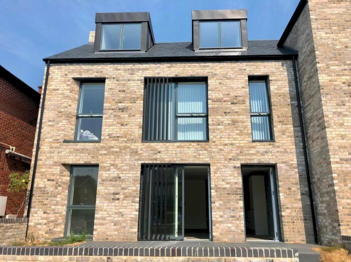 2 Bedroom Apartment To Rent In Attewater House, Water Street, Cambridge, CB4