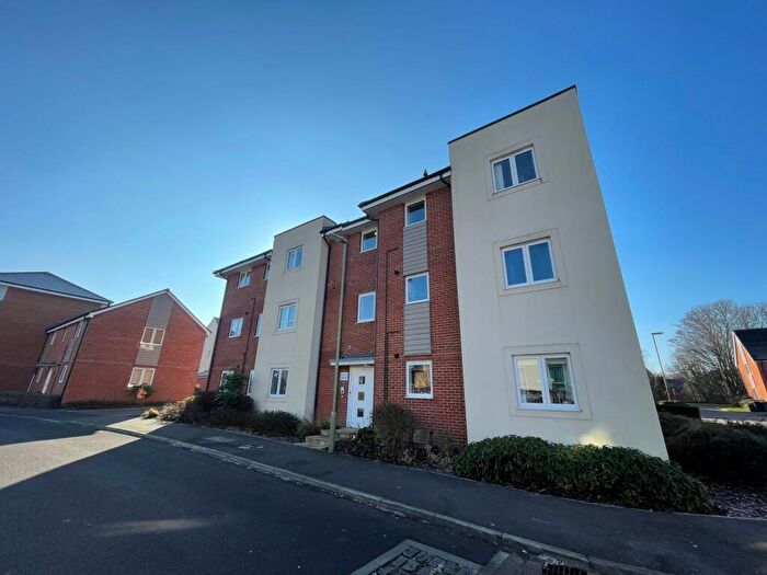 2 Bedroom Flat To Rent In Barber Road, Basingstoke, RG22