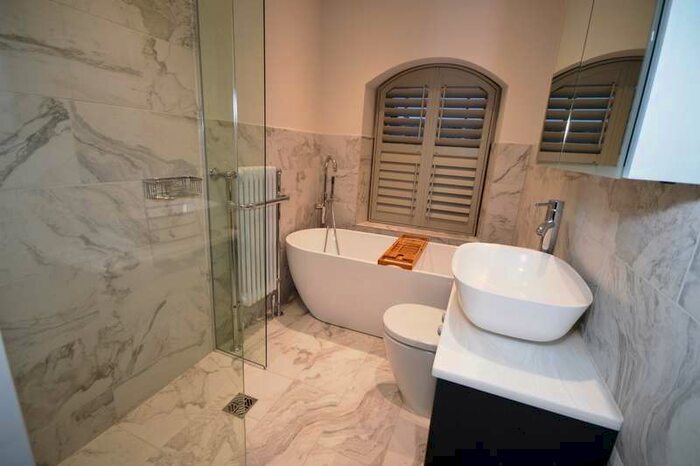 1 Bedroom Flat To Rent In Luxury Furnished 1 Bed Apartment, GL7