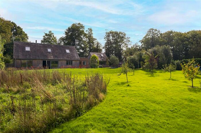 3 Bedroom Detached House To Rent In Sprigs Holly, Chinnor, Oxfordshire, OX39