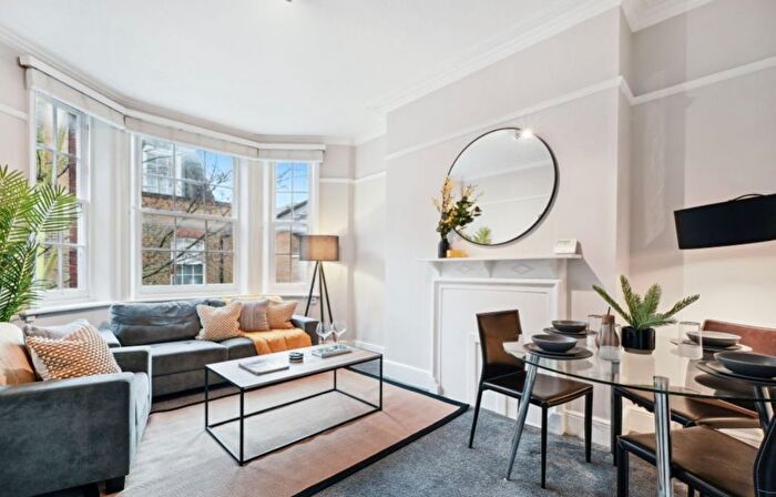 1 Bedroom Flat To Rent In Abingdon Mansions, Pater Street, London, W8