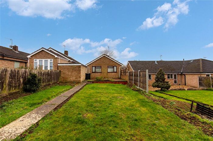 2 Bedroom Bungalow For Sale In Salford Road, Aspley Guise, Bedfordshire, MK17