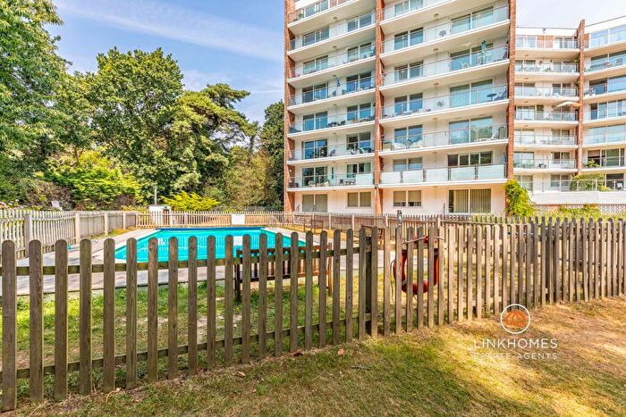 2 Bedroom Apartment For Sale In Sandbourne Road, Bournemouth, BH4