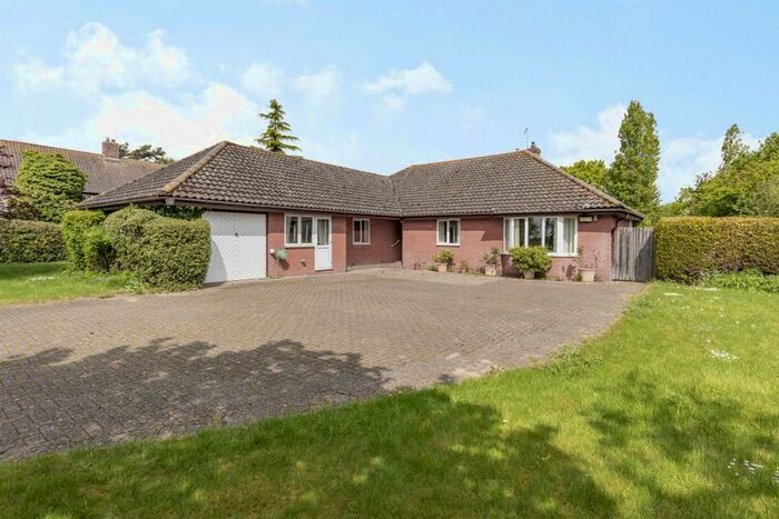4 Bedroom Detached Bungalow For Sale In Mill Road, Redlingfield, Eye, IP23