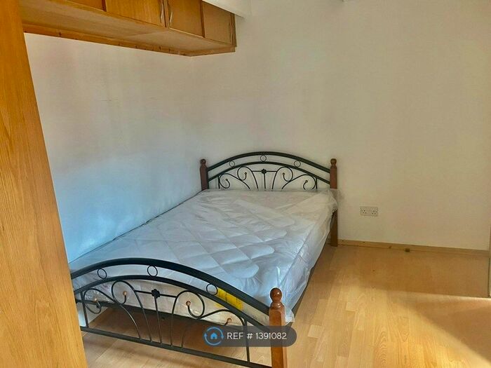 Studio To Rent In Movers Lane, Barking, IG11