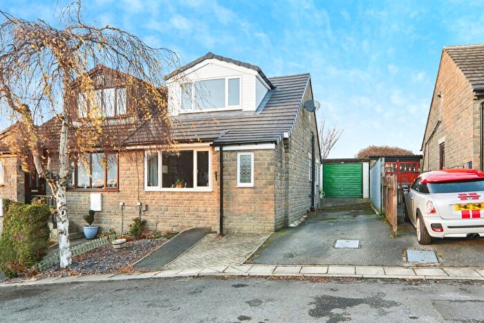 2 Bedroom End Of Terrace House For Sale In Coppice Grange, Yeadon, Leeds, LS19