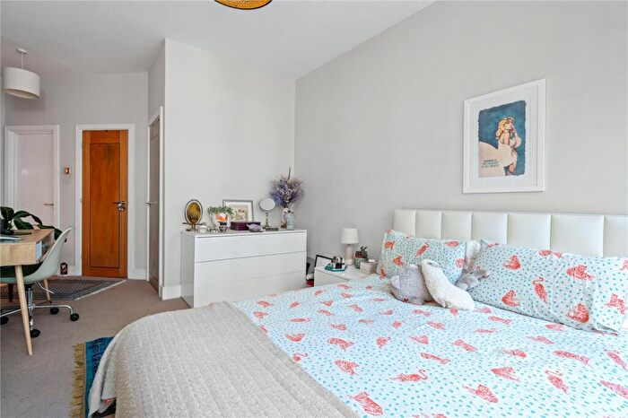 2 Bedroom Apartment To Rent In Farringdon Road, London, EC1M