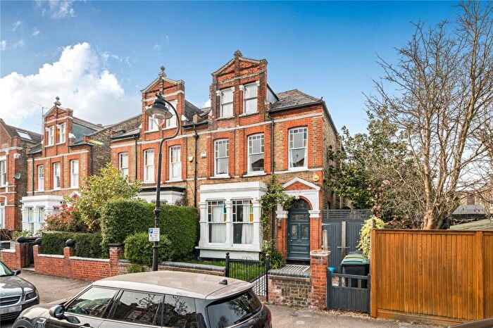 2 Bedroom Apartment For Sale In Fairfield Road, London, N8