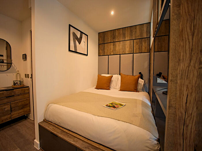 Apartment To Rent In Apt, Live Oasis St Albans Place #, LS2