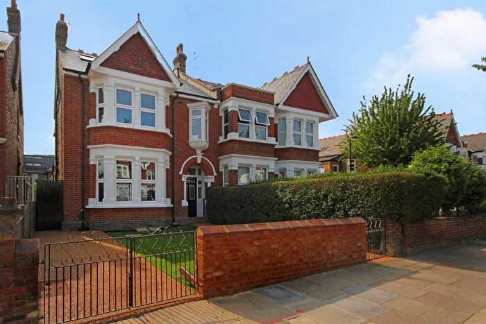 2 Bedroom Flat For Sale In Twyford Avenue, W3