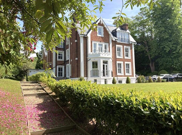 1 Bedroom Flat To Rent In Calverley Park Gardens, Tunbridge Wells, TN1