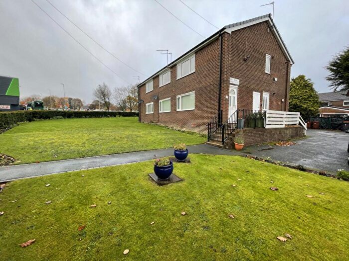 2 Bedroom Flat To Rent In Holt Park Road, Leeds, LS16
