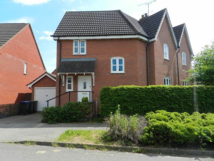 3 Bedroom House To Rent In Lang Farm, NN11