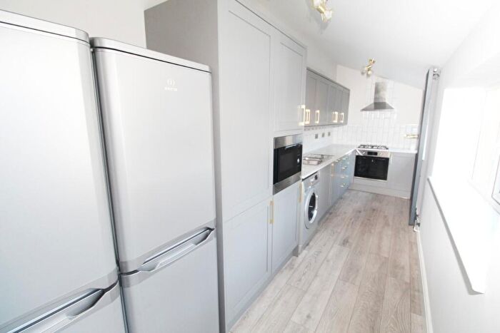 5 Bedroom Terraced House To Rent In City Road, Dunkirk, Nottingham, NG7