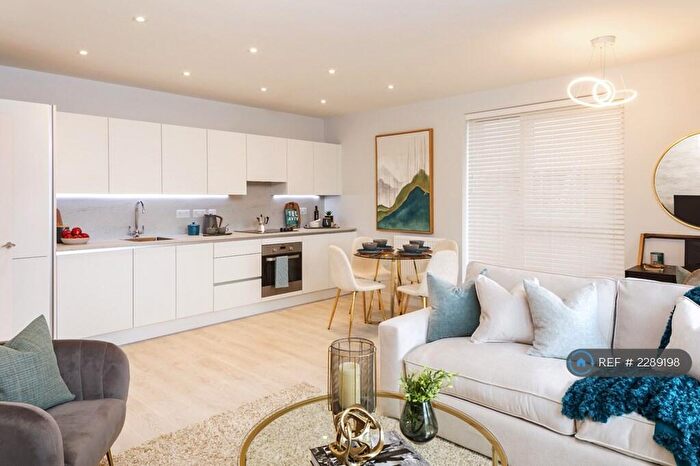 2 Bedroom Flat To Rent In Shearwater Drive, Hendon, NW9