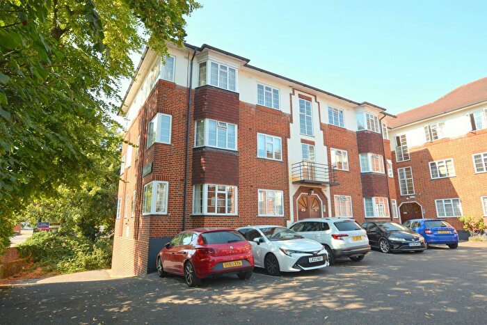 2 Bedroom Flat For Sale In Nugents Court, Hatch End, HA5