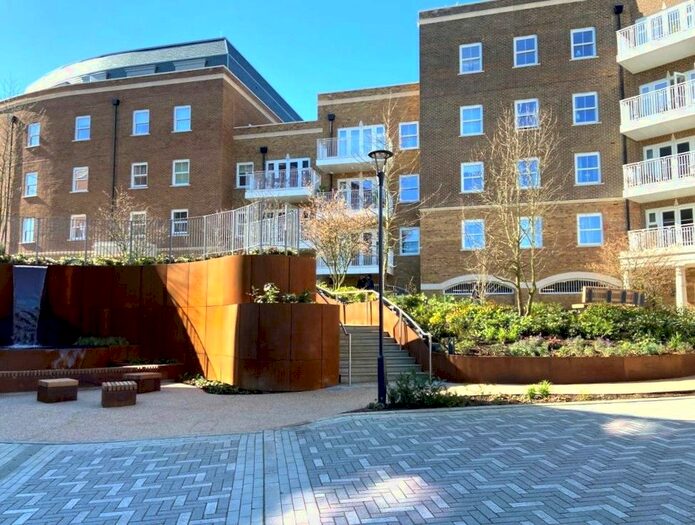 2 Bedroom Flat To Rent In Eden Place, Oxted, RH8