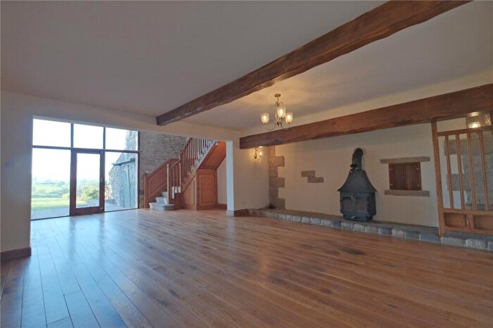 4 Bedroom Semi-Detached House To Rent In Calf Hall Lane, Barnoldswick, Lancashire, BB18