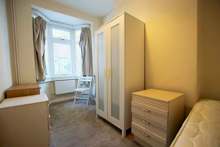 4 Bedroom House To Rent In Lottie Road, Birmingham, B29