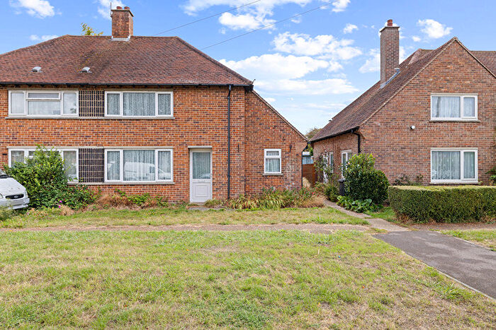 3 Bedroom Semi-Detached House For Sale In Flatt Road, Chichester, PO18