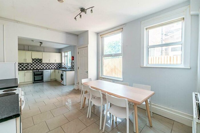 4 Bedroom Apartment To Rent In Charrington Street, Camden, London, NW1
