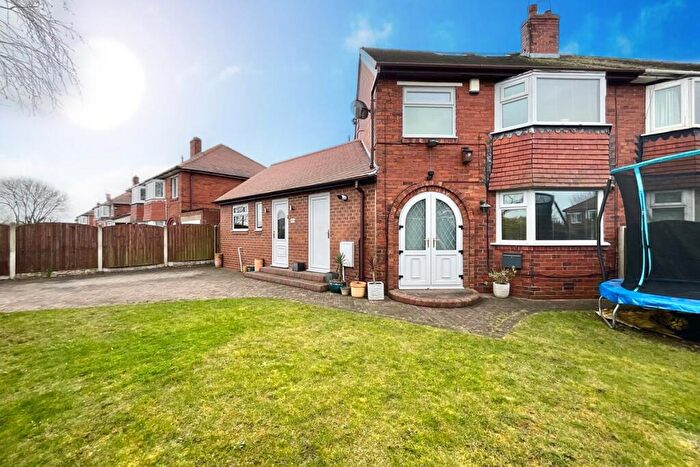 4 Bedroom Semi-Detached House For Sale In Aughton Lane, Aston, Sheffield, S26